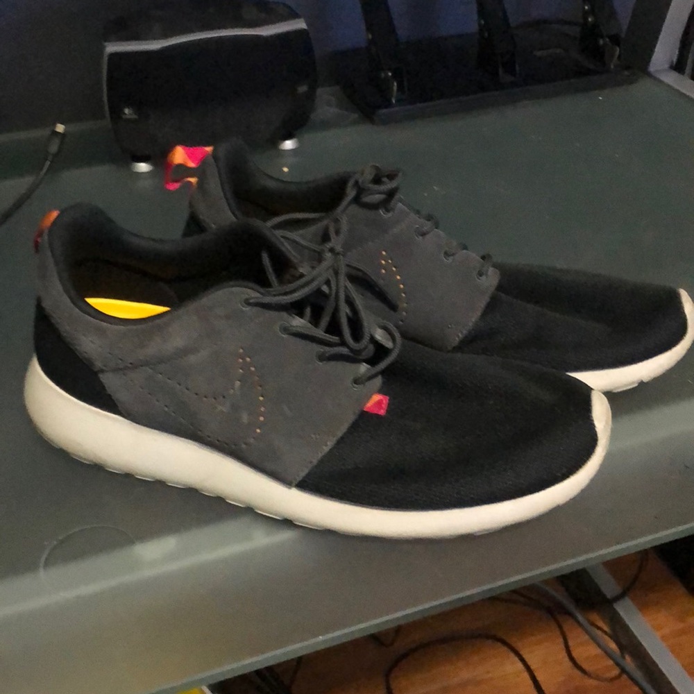 Nike Roshe Run - image 1